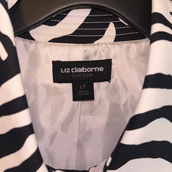 Liz Claiborne Black and White Animal Print Short Trench - Picture 2 of 13
